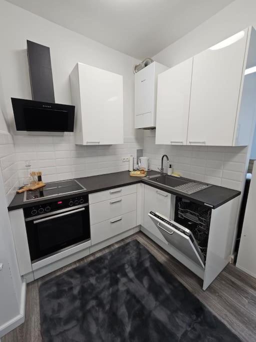 Affordable Suite In Vienna'S Hotpoint Exterior foto