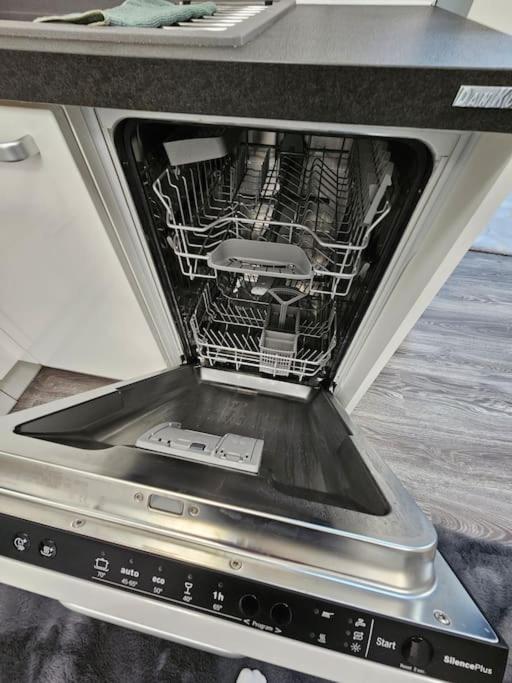 Affordable Suite In Vienna'S Hotpoint Exterior foto